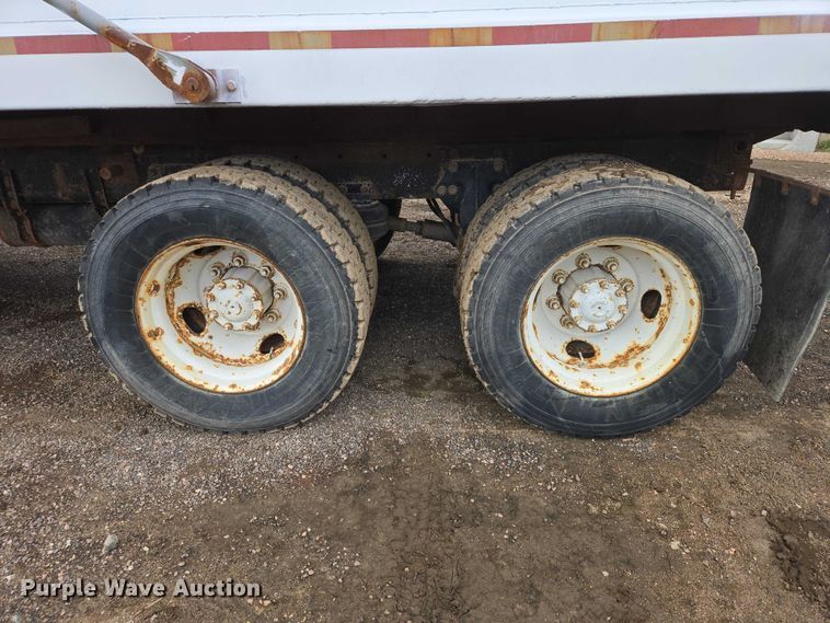 image for item EV5991 1990 Freightliner FLD dump truck