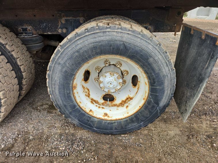 image for item EV5991 1990 Freightliner FLD dump truck