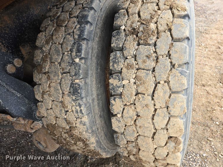 image for item EV5991 1990 Freightliner FLD dump truck