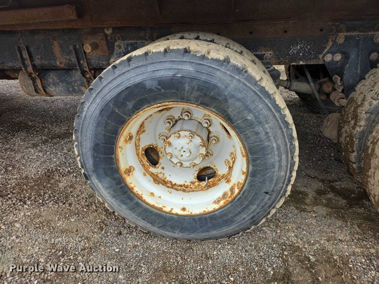 image for item EV5991 1990 Freightliner FLD dump truck