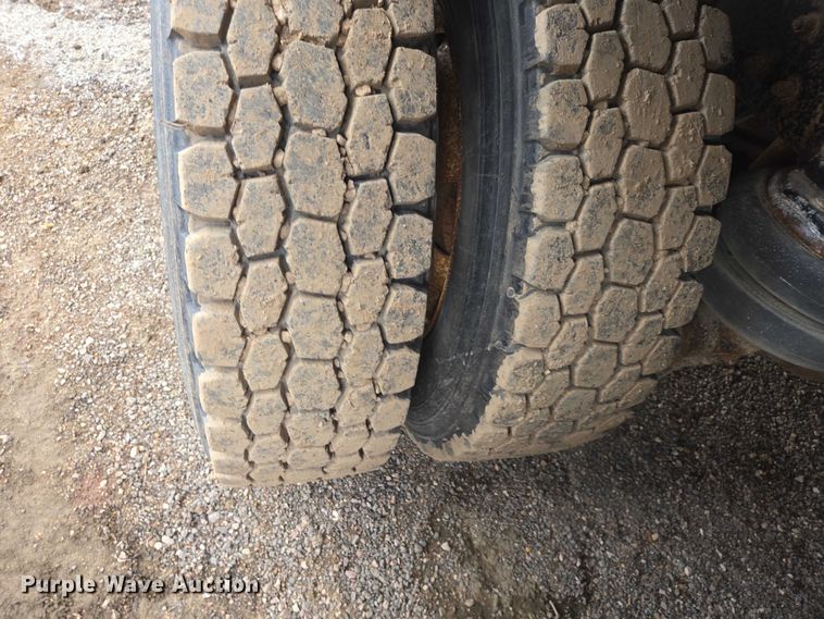 image for item EV5991 1990 Freightliner FLD dump truck
