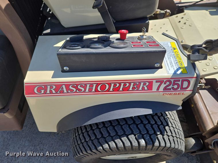 image for item EW0091 2019 Grasshopper 725DT6 ZTR lawn mower