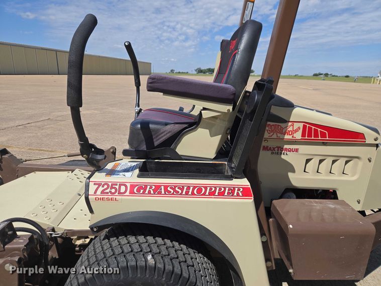 image for item EW0091 2019 Grasshopper 725DT6 ZTR lawn mower