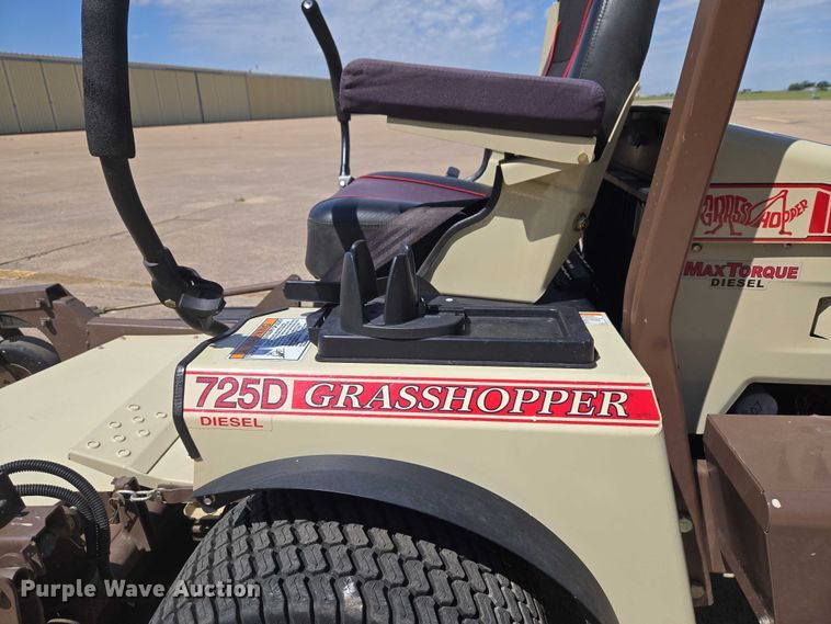 image for item EW0091 2019 Grasshopper 725DT6 ZTR lawn mower