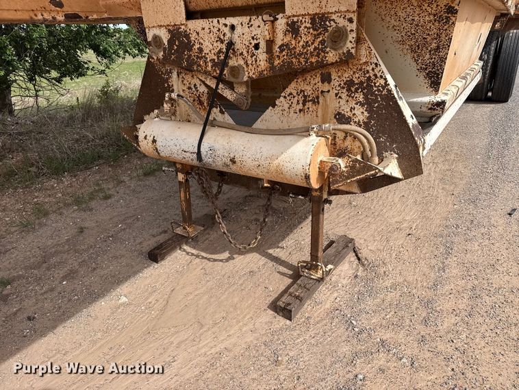 image for item EW4515 2005 Corn Belt bottom dump trailer
