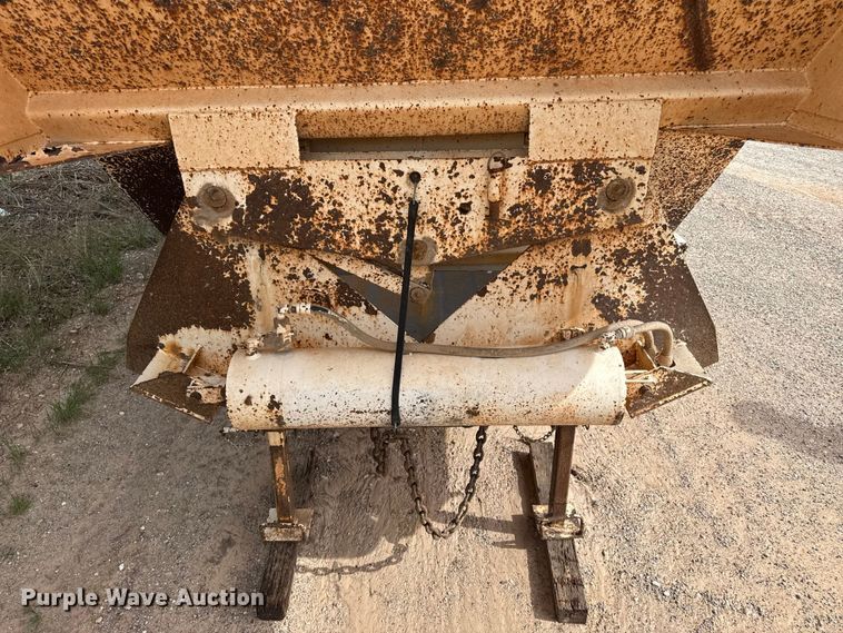 image for item EW4515 2005 Corn Belt bottom dump trailer