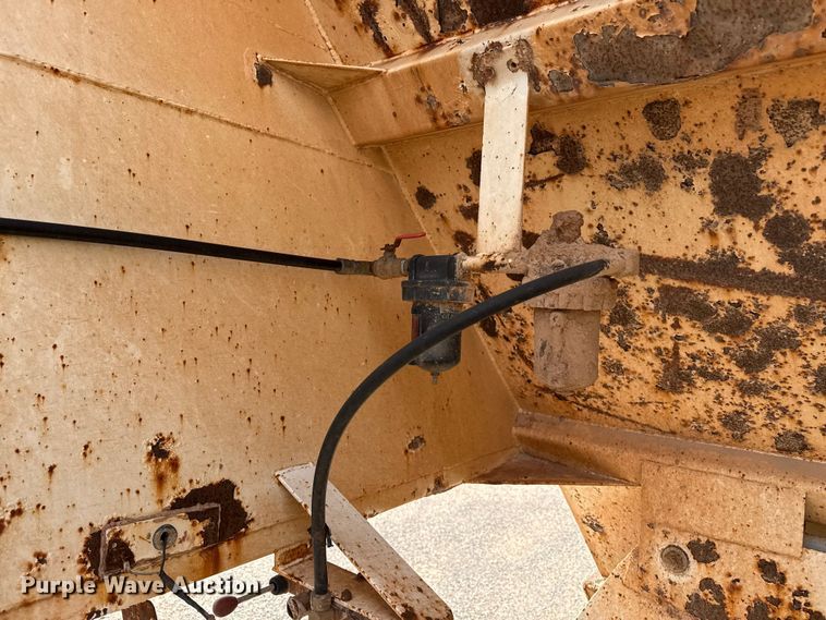 image for item EW4515 2005 Corn Belt bottom dump trailer