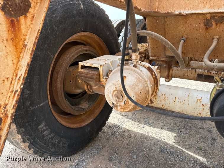 image for item EW4515 2005 Corn Belt bottom dump trailer