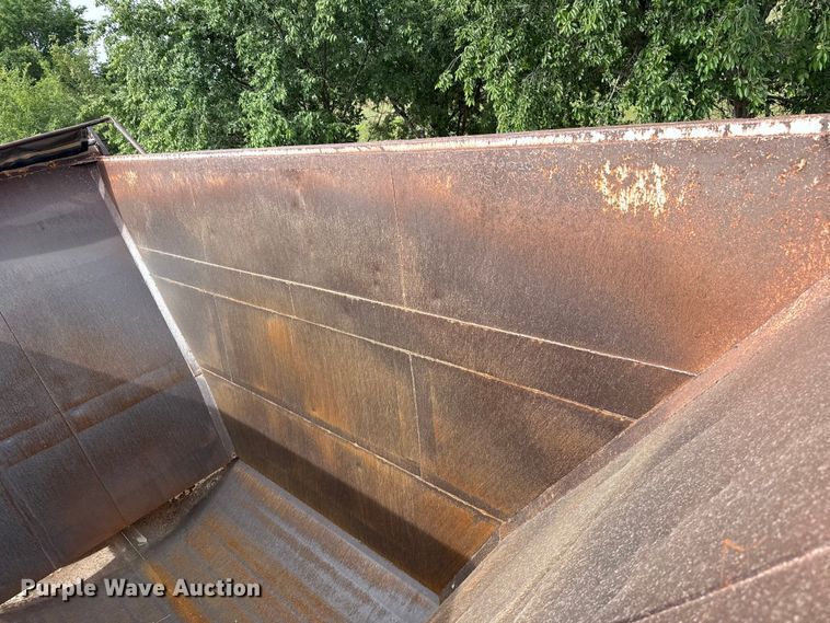 image for item EW4515 2005 Corn Belt bottom dump trailer