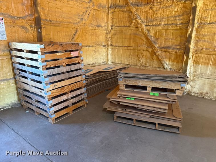image for item EW4563 Cardboard shipping boxes