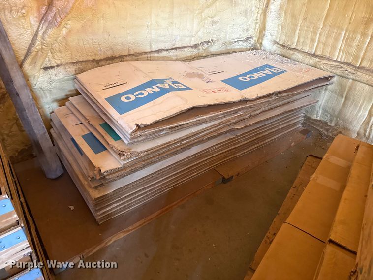 image for item EW4563 Cardboard shipping boxes