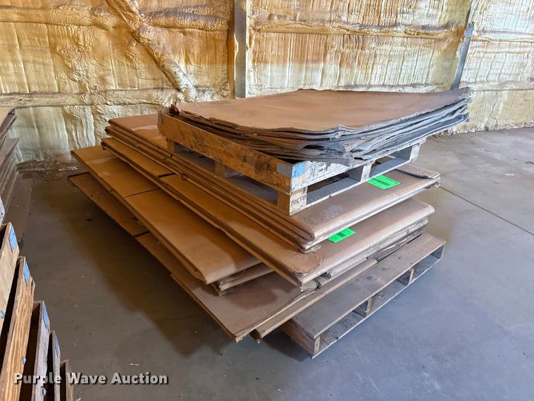 image for item EW4563 Cardboard shipping boxes