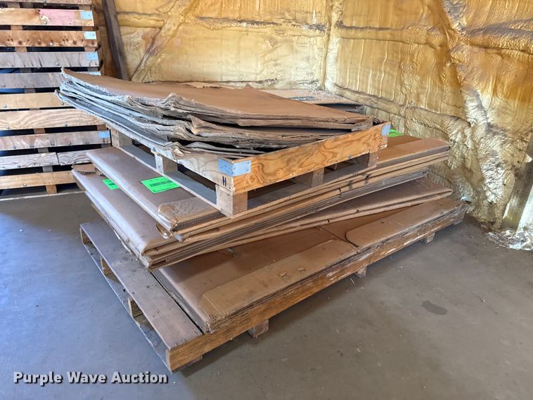 image for item EW4563 Cardboard shipping boxes