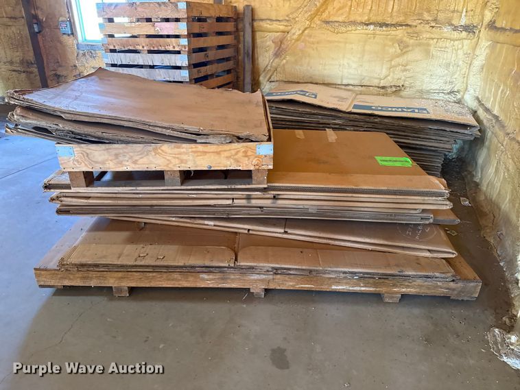 image for item EW4563 Cardboard shipping boxes