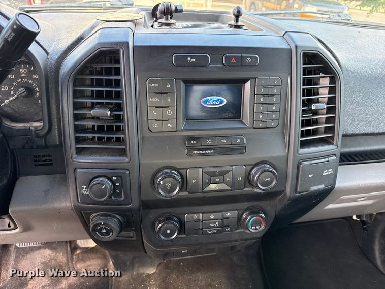 image for item EW4589 2019 Ford F150 XL Crew Cab pickup truck