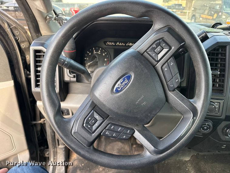 image for item EW4589 2019 Ford F150 XL Crew Cab pickup truck