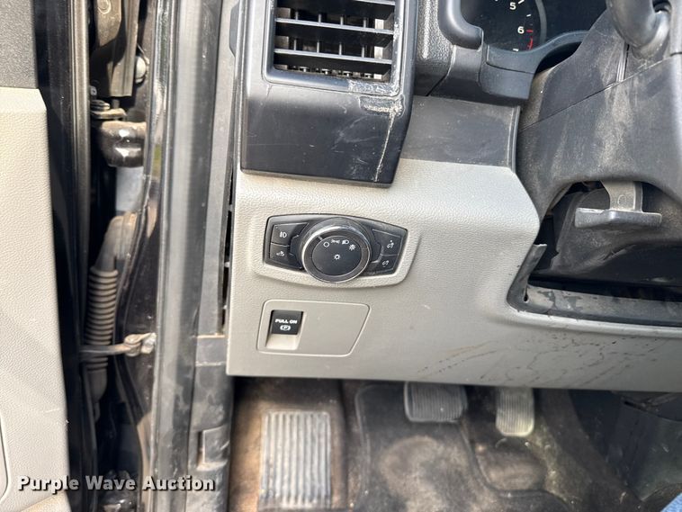 image for item EW4589 2019 Ford F150 XL Crew Cab pickup truck