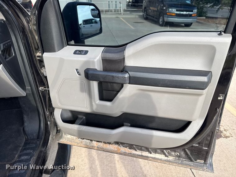 image for item EW4589 2019 Ford F150 XL Crew Cab pickup truck