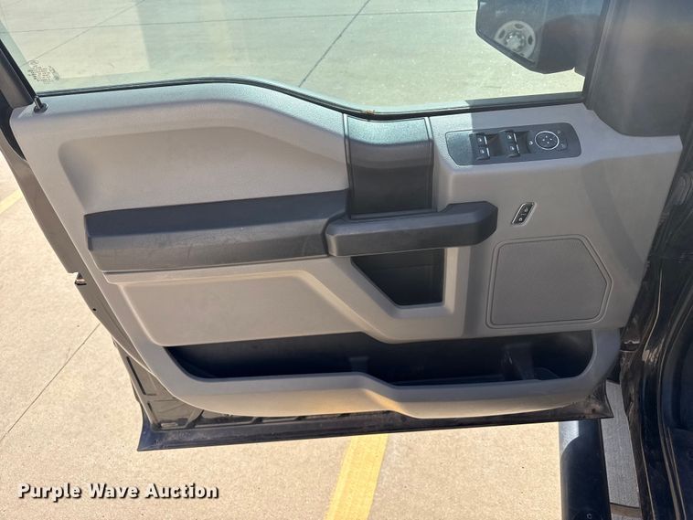image for item EW4590 2017 Ford F150 XL Crew Cab pickup truck