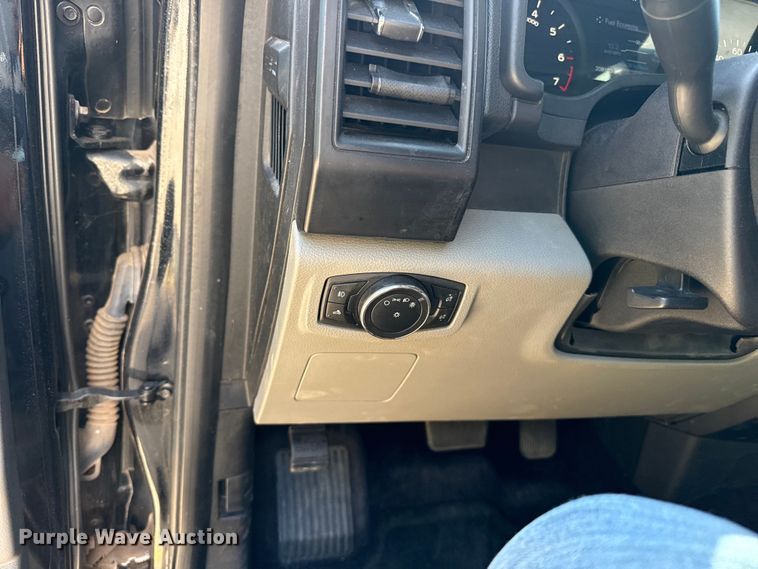 image for item EW4590 2017 Ford F150 XL Crew Cab pickup truck