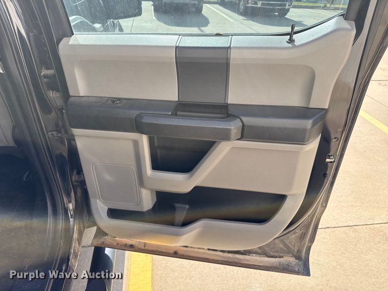 image for item EW4590 2017 Ford F150 XL Crew Cab pickup truck