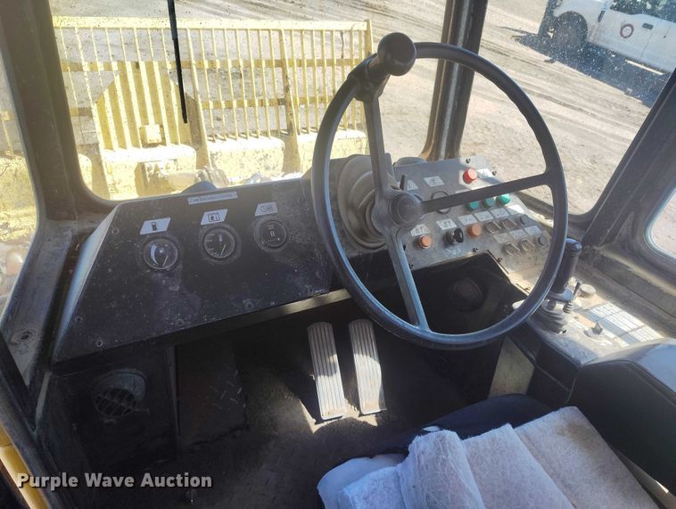 image for item FB0508 Bomag BC601RB-94-12-V landfill compactor
