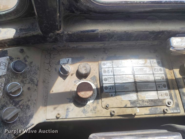 image for item FB0508 Bomag BC601RB-94-12-V landfill compactor