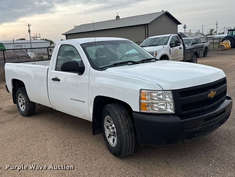 image for item FB7306 2013 Chevrolet Silverado 1500 pickup truck