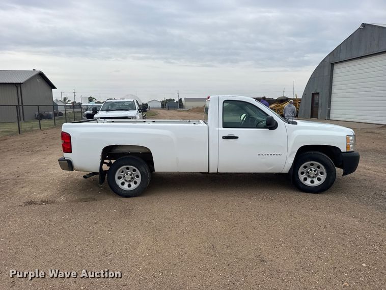 image for item FB7306 2013 Chevrolet Silverado 1500 pickup truck