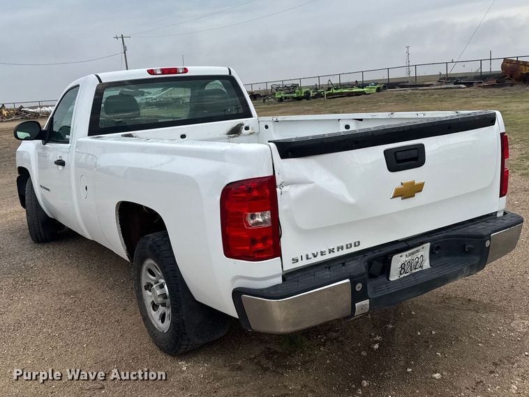 image for item FB7306 2013 Chevrolet Silverado 1500 pickup truck