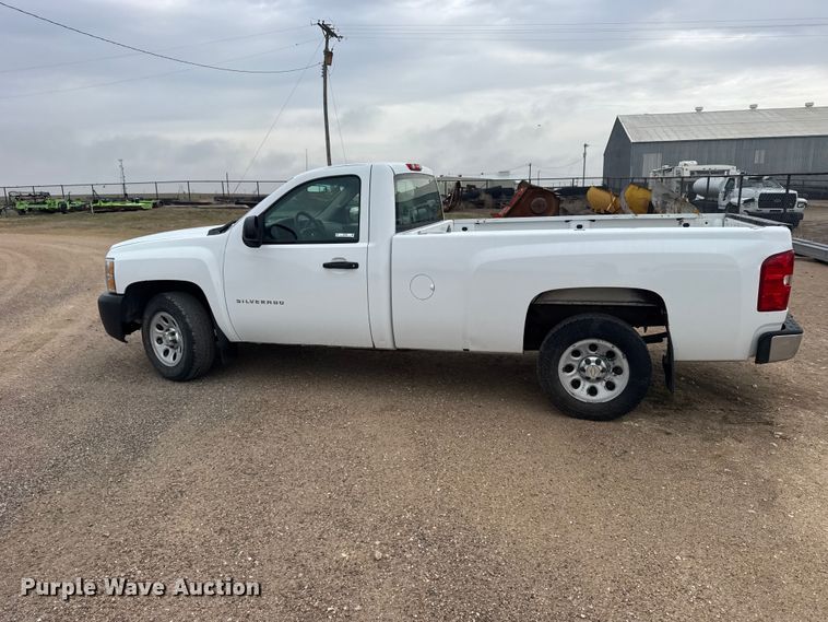 image for item FB7306 2013 Chevrolet Silverado 1500 pickup truck