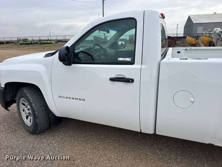 image for item FB7306 2013 Chevrolet Silverado 1500 pickup truck