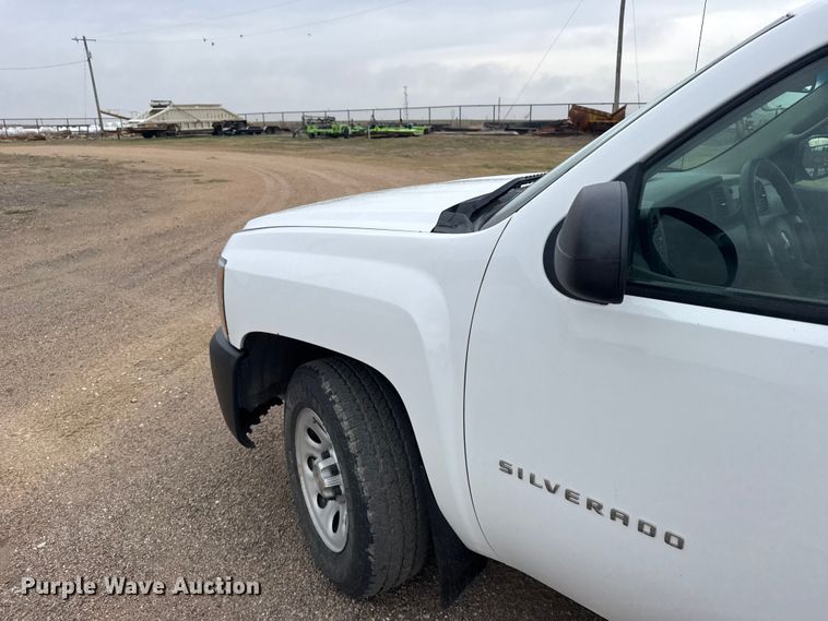 image for item FB7306 2013 Chevrolet Silverado 1500 pickup truck
