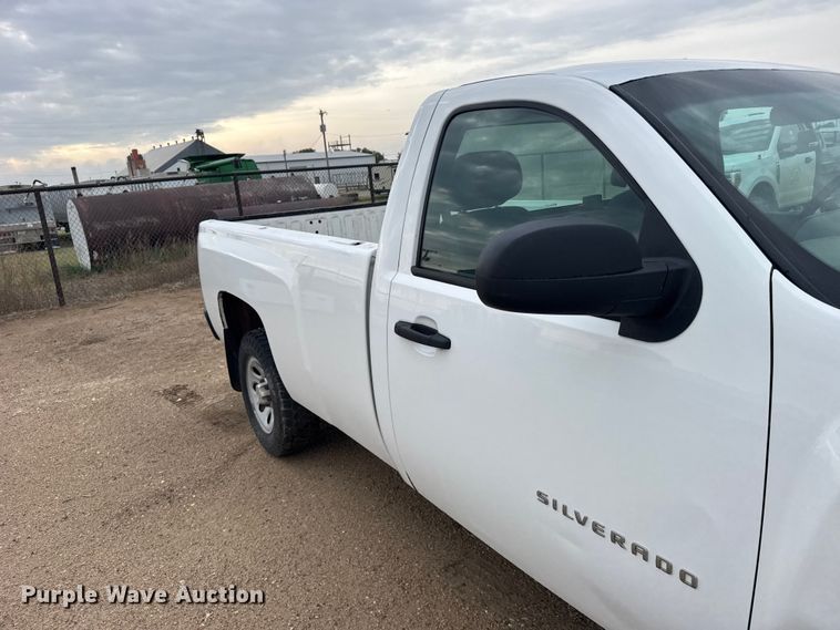 image for item FB7306 2013 Chevrolet Silverado 1500 pickup truck