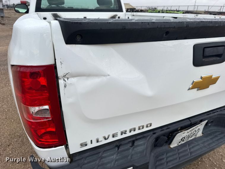 image for item FB7306 2013 Chevrolet Silverado 1500 pickup truck