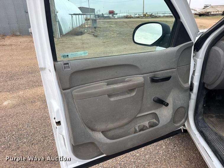 image for item FB7306 2013 Chevrolet Silverado 1500 pickup truck