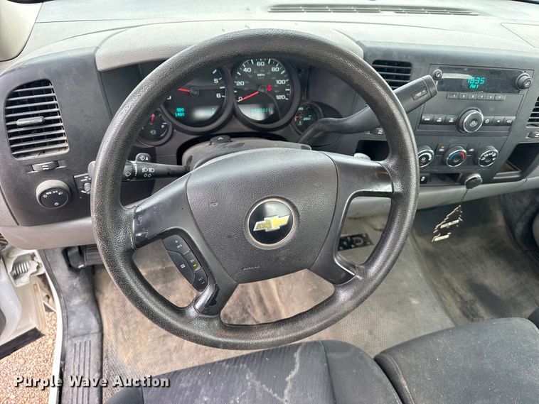 image for item FB7306 2013 Chevrolet Silverado 1500 pickup truck
