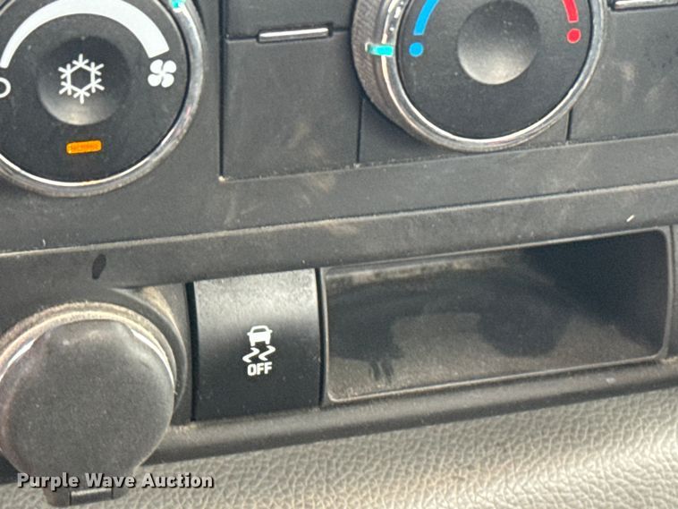 image for item FB7306 2013 Chevrolet Silverado 1500 pickup truck