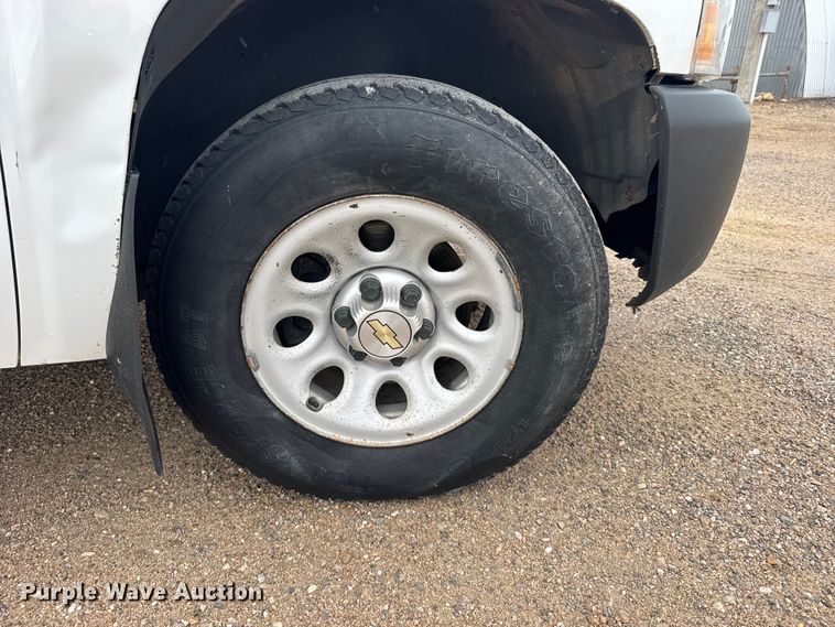 image for item FB7306 2013 Chevrolet Silverado 1500 pickup truck