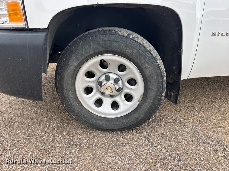 image for item FB7306 2013 Chevrolet Silverado 1500 pickup truck