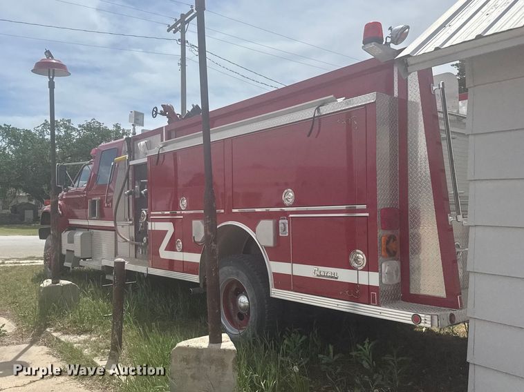 image for item FB7324 1996 Ford F700 pumper fire truck