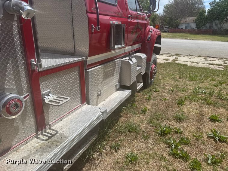 image for item FB7324 1996 Ford F700 pumper fire truck