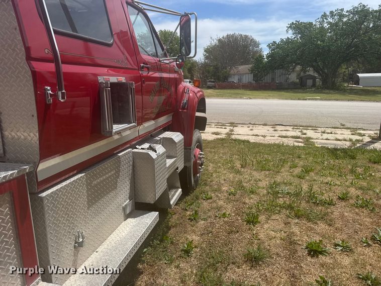 image for item FB7324 1996 Ford F700 pumper fire truck
