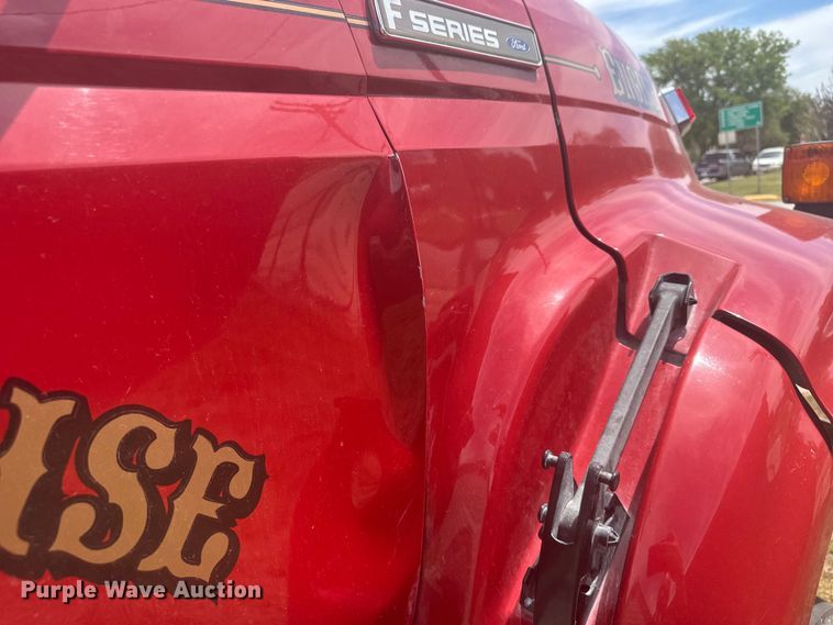 image for item FB7324 1996 Ford F700 pumper fire truck
