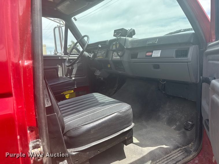 image for item FB7324 1996 Ford F700 pumper fire truck
