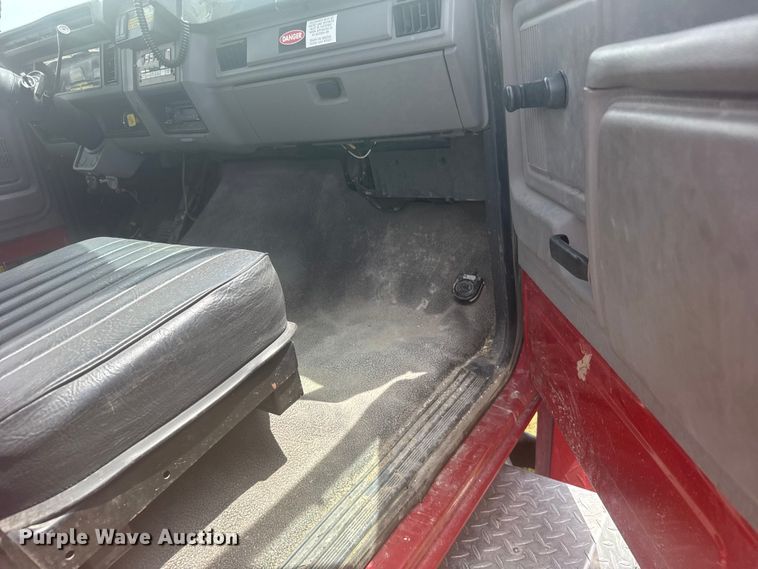 image for item FB7324 1996 Ford F700 pumper fire truck
