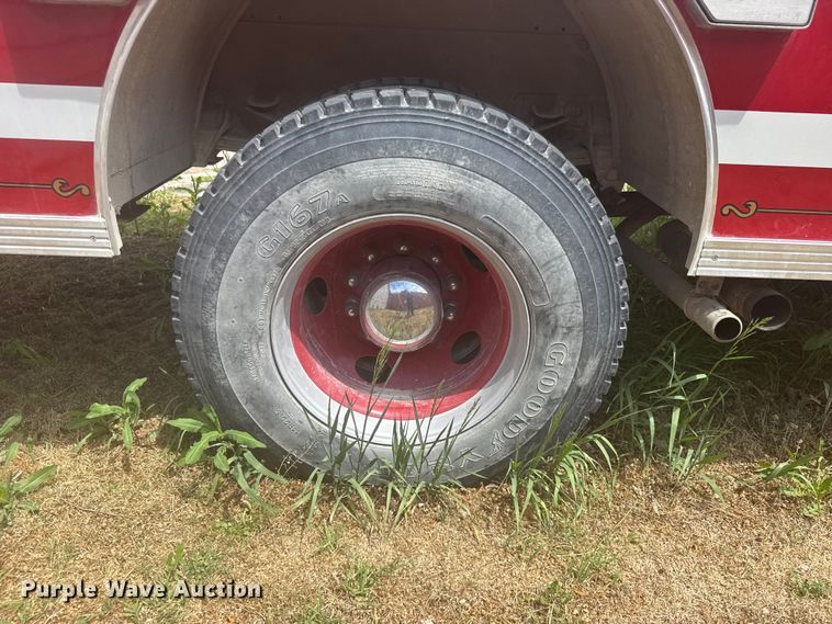 image for item FB7324 1996 Ford F700 pumper fire truck