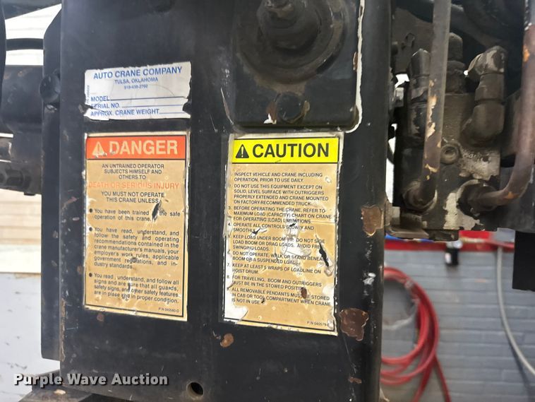 image for item FB7333 Auto Crane truck crane