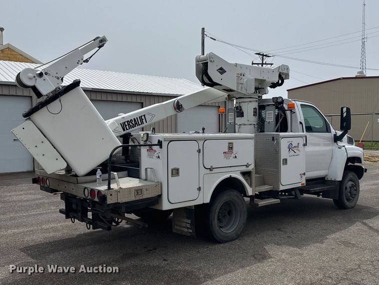image for item FB7335 2007 GMC C5500 bucket truck