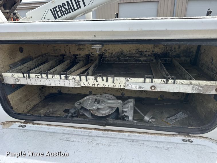 image for item FB7335 2007 GMC C5500 bucket truck